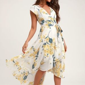 NWT Lulu's Countryside White/Yellow Floral Dress